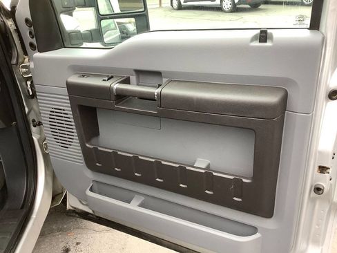 Used 2016 Ford F250 XL w/ Power Equipment Group image 32