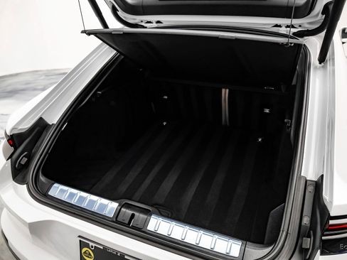 Used 2025 Porsche Panamera w/ Premium Package image 95