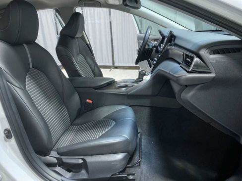 Used 2023 Toyota Camry SE w/ Convenience Package FWD image 14