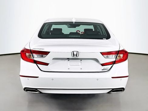 Used 2020 Honda Accord Touring image 6