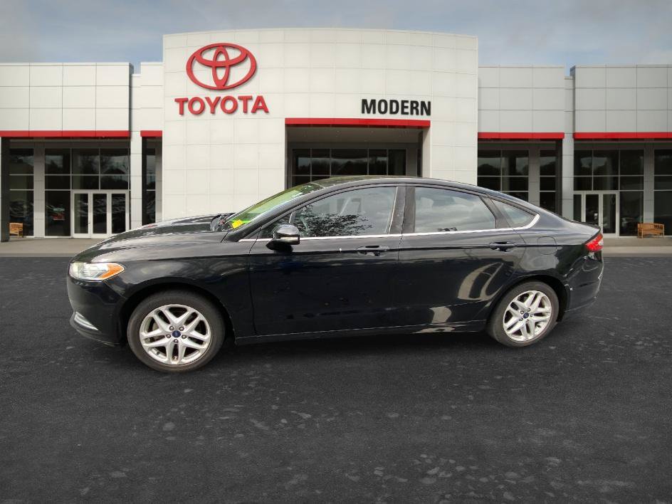 Used 2016 Ford Fusion SE FWD image 5