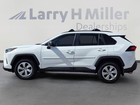 Certified 2021 Toyota RAV4 LE AWD/4WD image 2