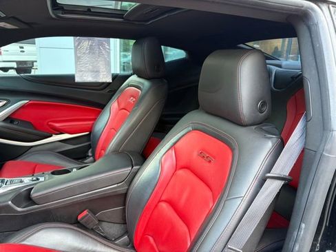 Used 2016 Chevrolet Camaro SS RWD image 12