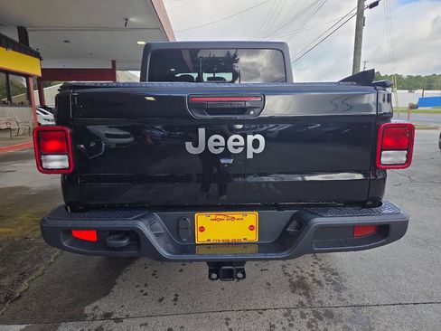 Used 2020 Jeep Gladiator Overland w/ Cold Weather Group image 5