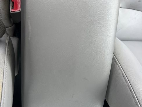 Used 2013 Toyota Camry LE image 25