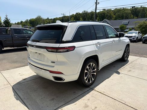 Used 2023 Jeep Grand Cherokee Overland AWD/4WD image 7