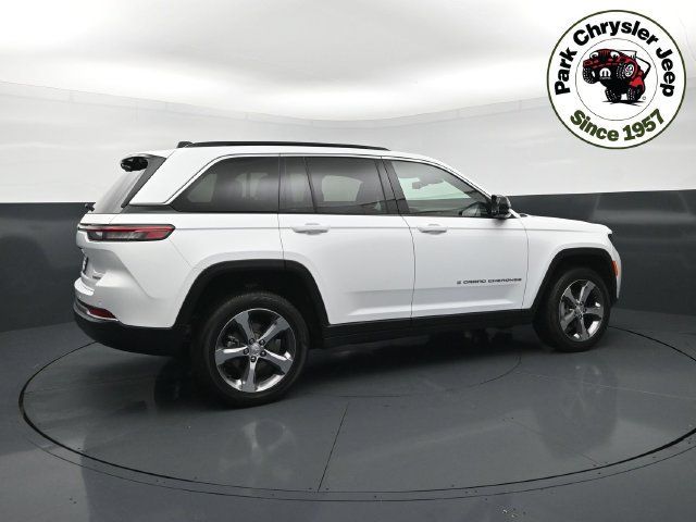 New 2026 Jeep Grand Cherokee Limited w/ Luxury Tech Group II AWD/4WD image 6