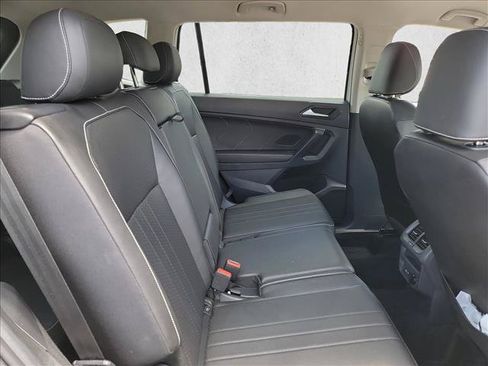 Used 2023 Volkswagen Tiguan SE FWD image 13