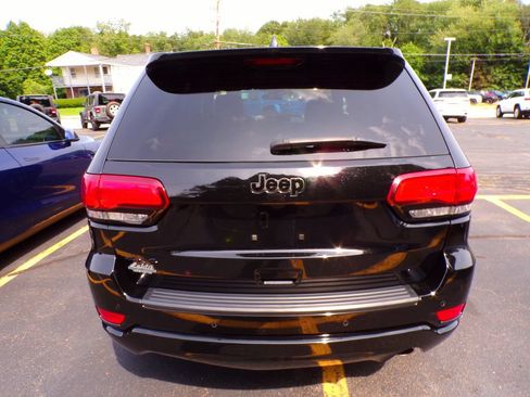 Used 2021 Jeep Grand Cherokee Laredo X AWD/4WD image 10