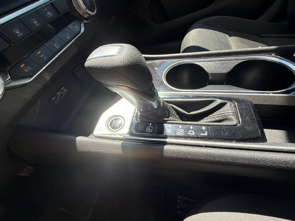 Used 2024 Nissan Altima 2.5 SV FWD image 25