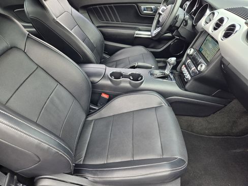 Used 2016 Ford Mustang Premium image 12