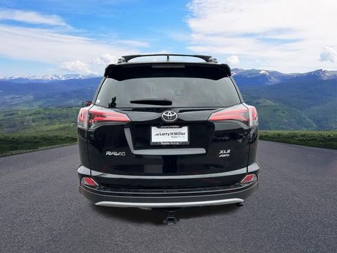 Used 2016 Toyota RAV4 XLE AWD/4WD image 4