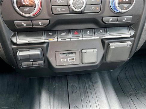 Used 2020 GMC Sierra 1500 SLE w/ SLE Value Package image 26