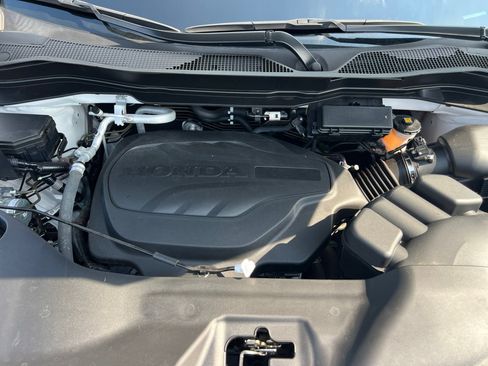 Certified 2024 Honda Ridgeline Black Edition image 16