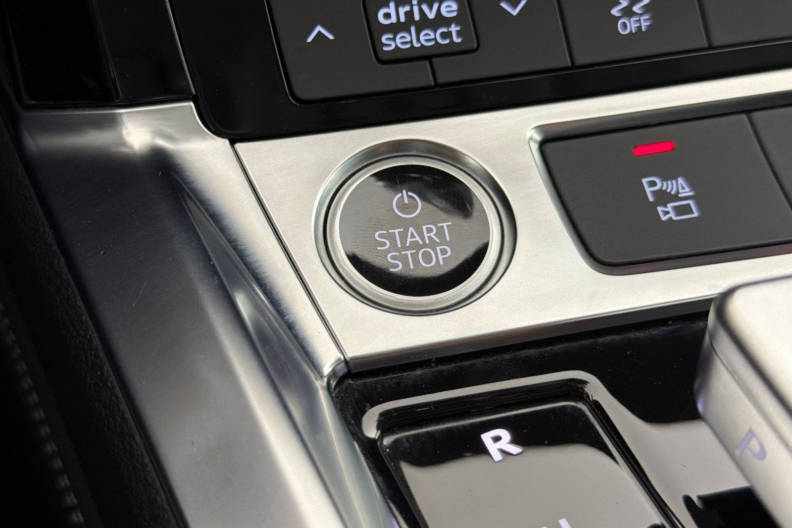 Used 2024 Audi Q8 e-tron Premium AWD/4WD image 20