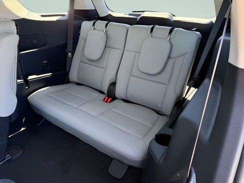 New 2026 Ford Explorer Active w/ Active Comfort Package AWD/4WD image 8