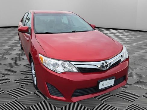 Used 2013 Toyota Camry LE image 1