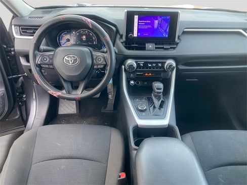 Used 2023 Toyota RAV4 LE image 10