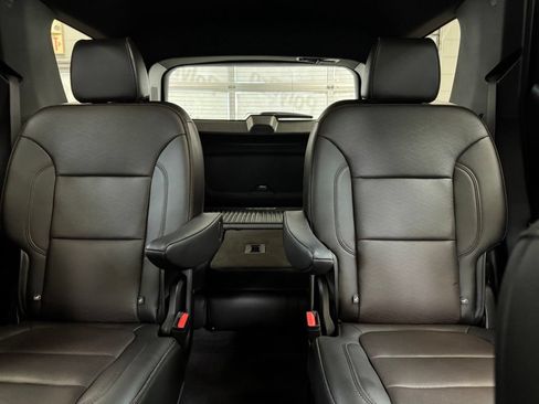 Used 2023 Chevrolet Traverse High Country AWD/4WD image 16