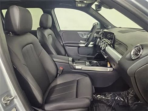 Used 2025 Mercedes-Benz GLB 250 4MATIC image 22