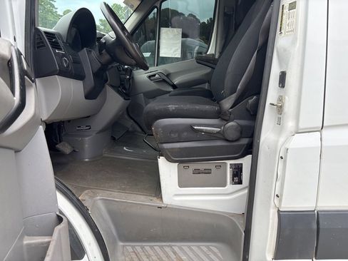 Used 2016 Mercedes-Benz Sprinter 144 Cargo image 43