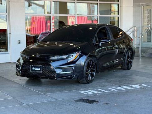Used 2021 Toyota Corolla SE image 2