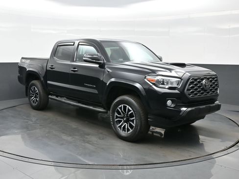 Used 2020 Toyota Tacoma TRD Sport image 8