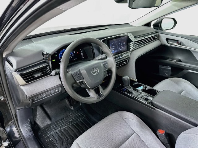 Used 2025 Toyota Camry LE w/ Convenience Package FWD image 17