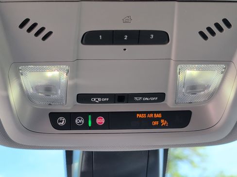 Used 2024 Chevrolet Blazer LT w/ Convenience Package FWD image 17