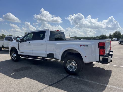 Used 2025 Ford F350 Lariat AWD/4WD image 3