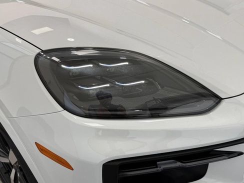 Certified 2026 Porsche Cayenne Coupe AWD/4WD image 11