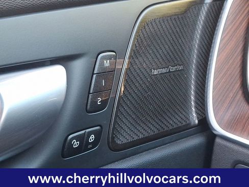 Certified 2024 Volvo XC60 T8 Plus w/ Protection Package Premier image 22