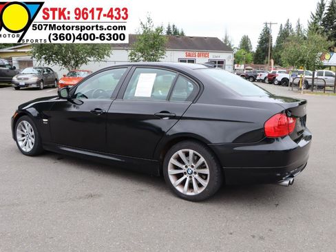 Used 2011 BMW 328i xDrive Sedan AWD/4WD image 8