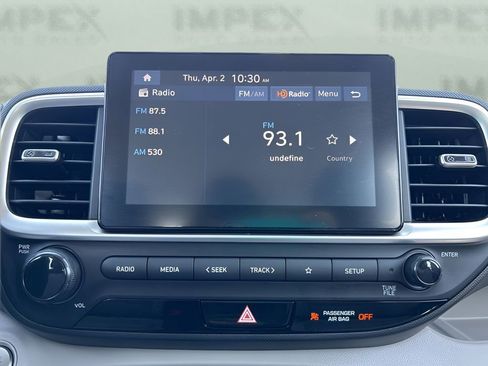 Used 2025 Hyundai Venue SEL FWD image 17