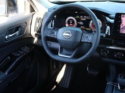 New 2026 Nissan Pathfinder Platinum AWD/4WD image 29