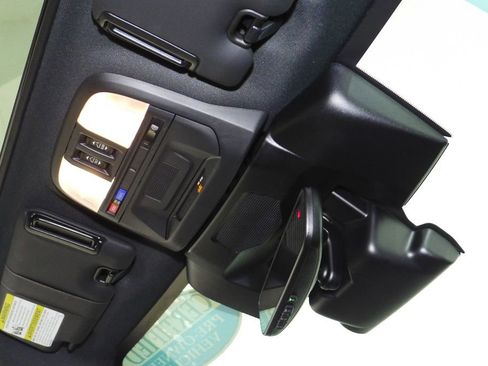 Certified 2025 Subaru Crosstrek 2.5i Sport w/ Crosstrek Mirror Package AWD/4WD image 17