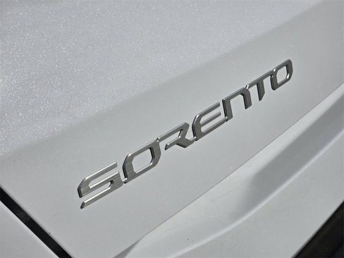 New 2026 Kia Sorento LX FWD image 8