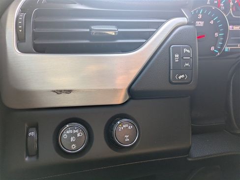 Used 2019 GMC Yukon XL SLT w/ Open Road Package AWD/4WD image 31