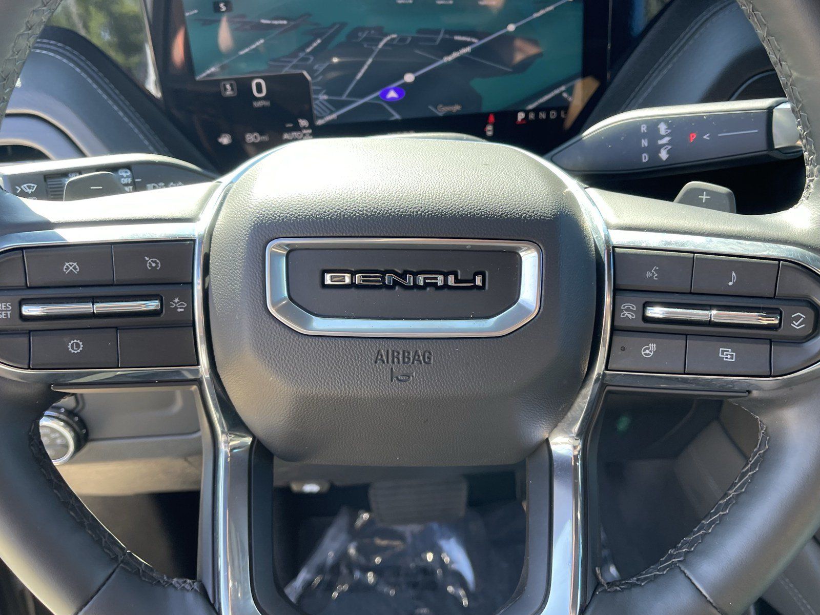 Used 2025 GMC Yukon XL Denali AWD/4WD image 21