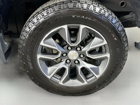 Used 2024 Chevrolet Silverado 1500 LT AWD/4WD image 29