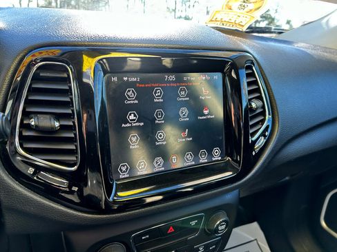 Used 2019 Jeep Compass Limited image 21