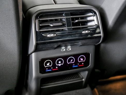 Used 2026 BMW 530i xDrive w/ M Sport Package image 17