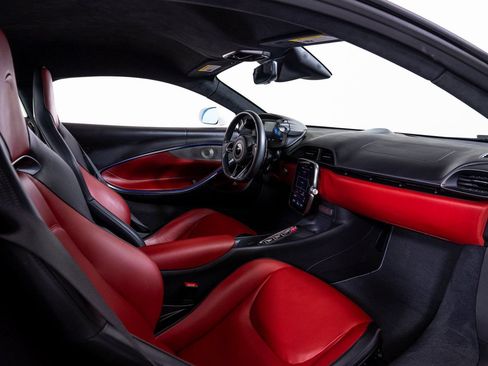 Used 2023 McLaren Artura RWD image 19