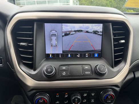 Used 2023 GMC Acadia Denali w/ Denali Ultimate Package AWD/4WD image 5