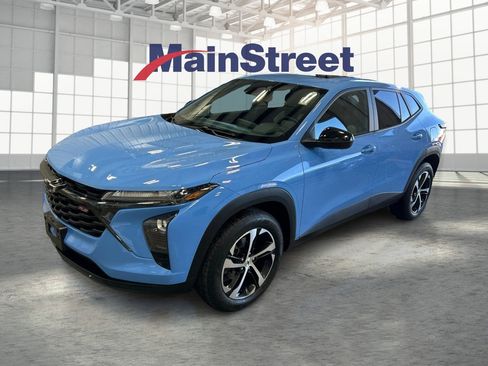 Used 2024 Chevrolet Trax RS w/ Sunroof Package image 1