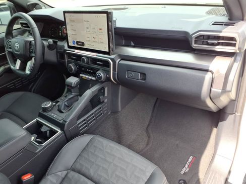Used 2025 Toyota 4Runner TRD Off-Road Premium AWD/4WD image 10
