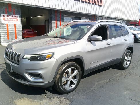 Used 2021 Jeep Cherokee Limited image 11