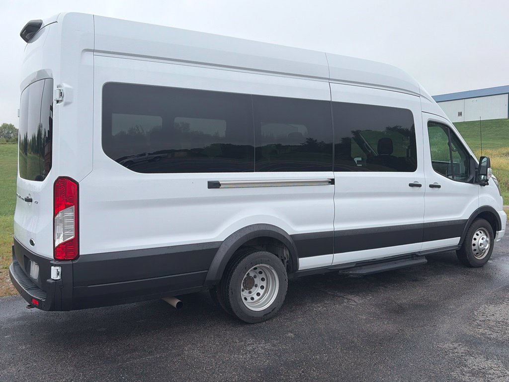 Used 2023 Ford Transit 350 XLT RWD image 4