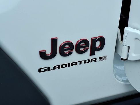 Used 2023 Jeep Gladiator Rubicon w/ LED Lighting Group AWD/4WD image 31