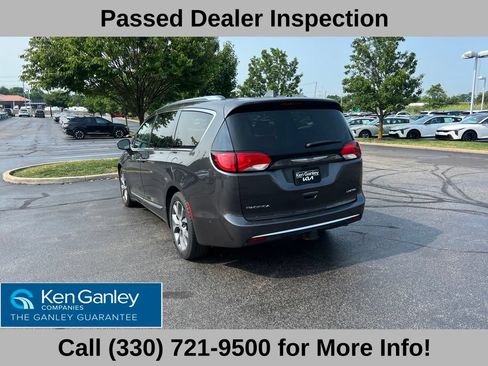 Used 2020 Chrysler Pacifica Limited w/ Tire & Wheel Group FWD image 7